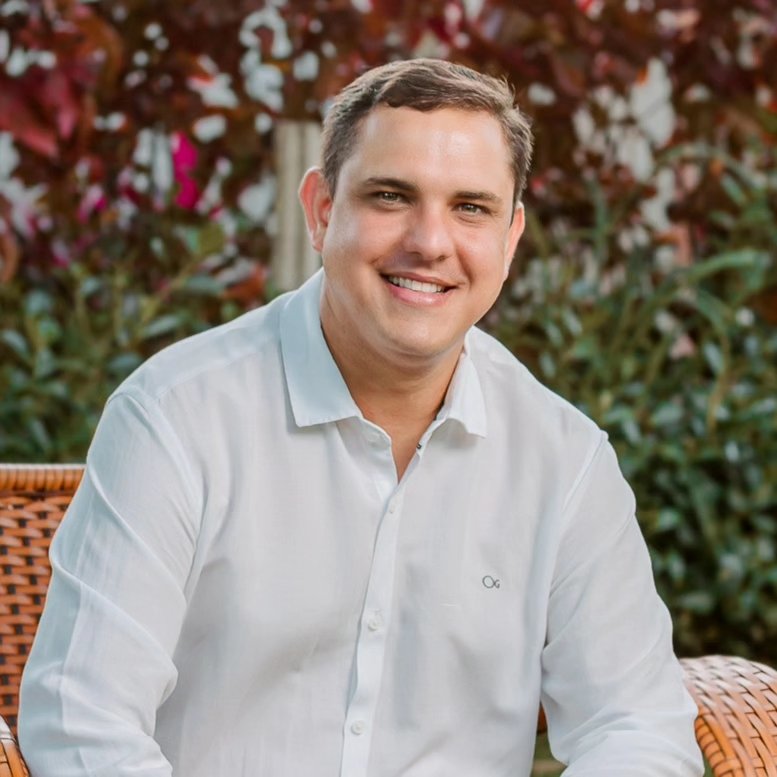 Tomas Souza - Pastor e Psicólogo Clínico